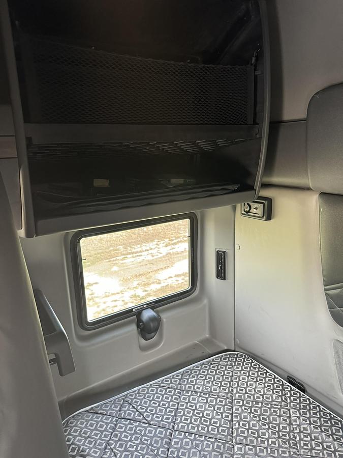 Used 2022 International HX520