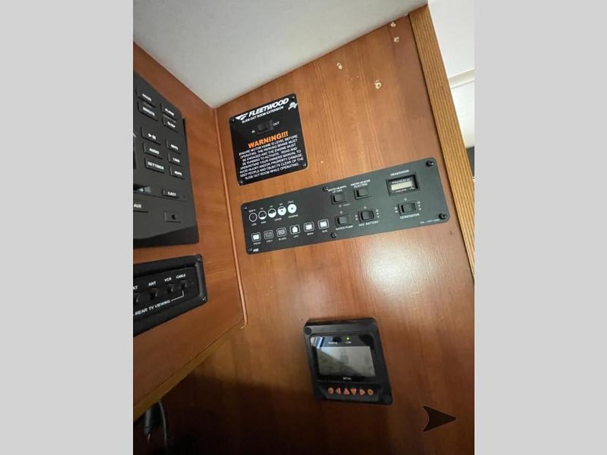 Used 2008 Fleetwood RV Icon 24A Class C Motorhome