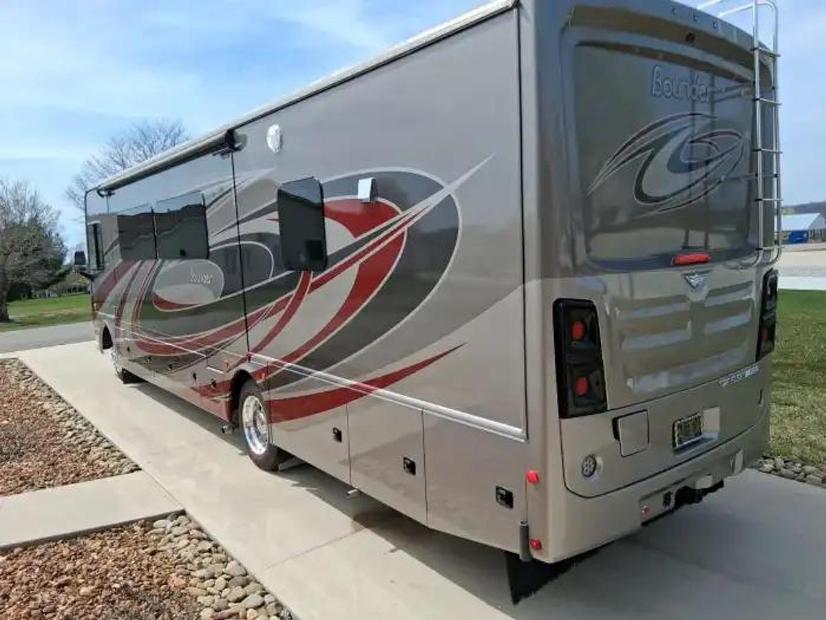 Used 2023 Fleetwood Bounder 35K