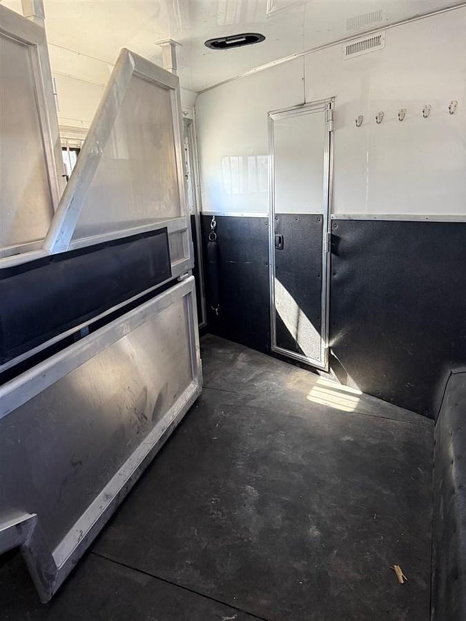 Used 2017 Lakota Charger 3 Horse Trailer with Living Quarters