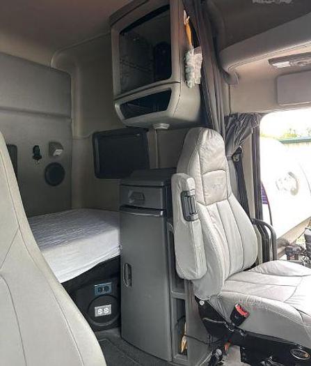 Used 2019 Volvo VNL64T740