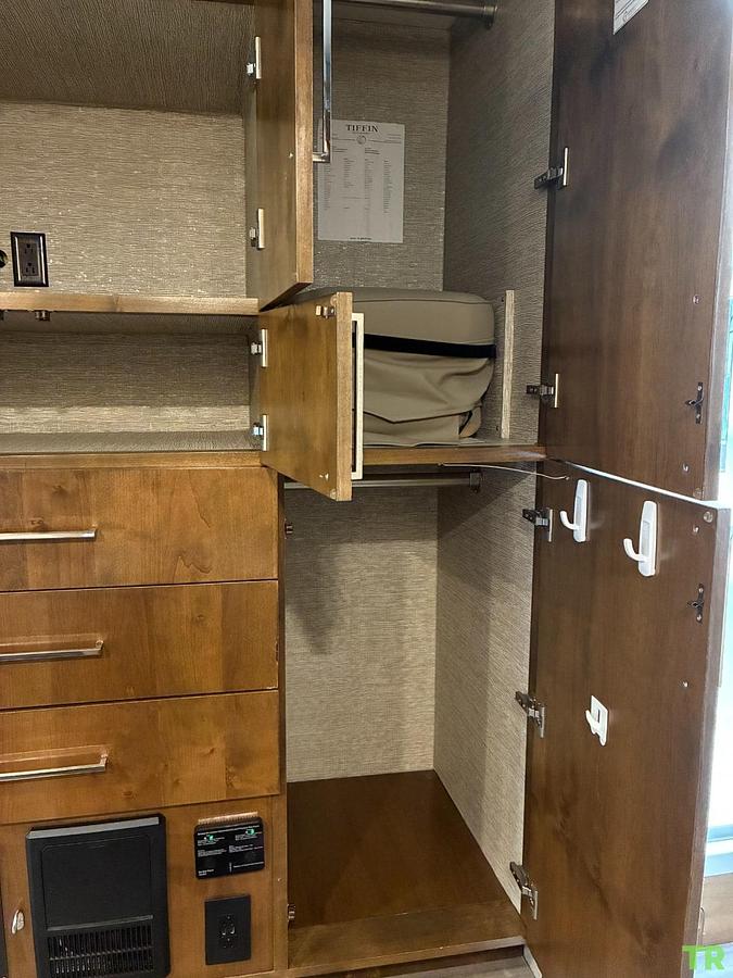 Used 2020 Tiffin Wayfarer RW Class C Motorhome