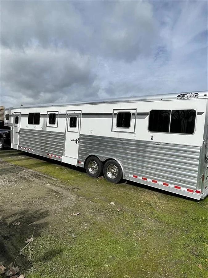 Used 2024 4 Star HTXG6H358086 9 Horse Trailer