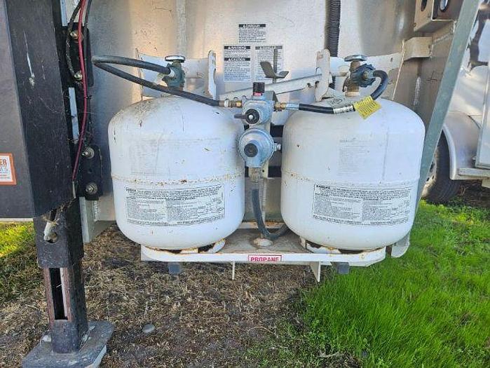 Used 2009 Exiss Sport 2 Horse Trailer with Living Quarters