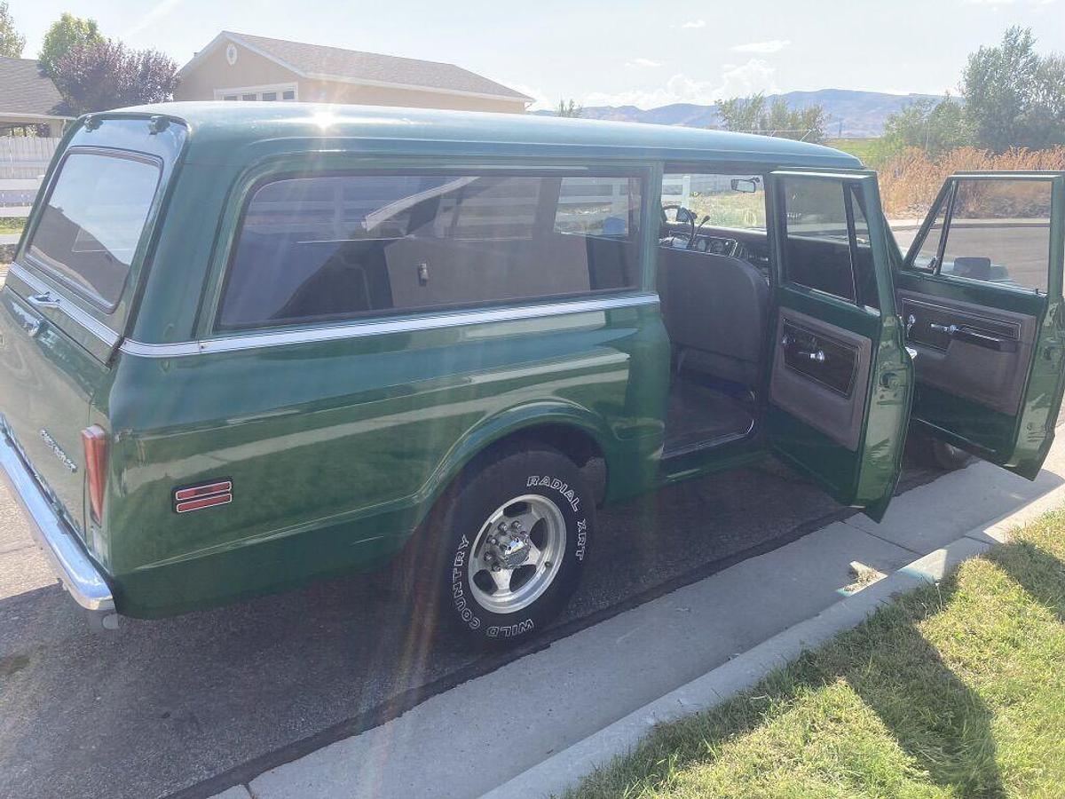 Used 1972 Chevrolet Suburban