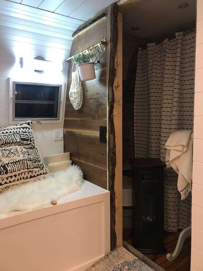 Used 1968 Holiday Vacationer