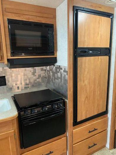 Used 2005 Winnebago Itasca Sunova 30B