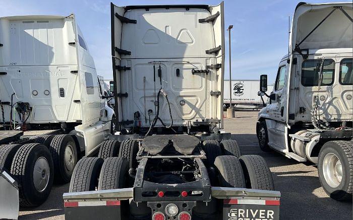 Used 2022 Freightliner CASCADIA 126