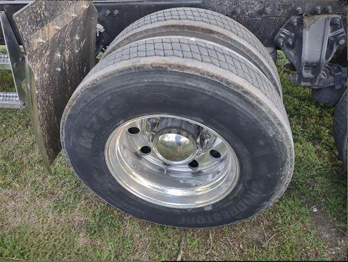 Used 2001 Peterbilt 379