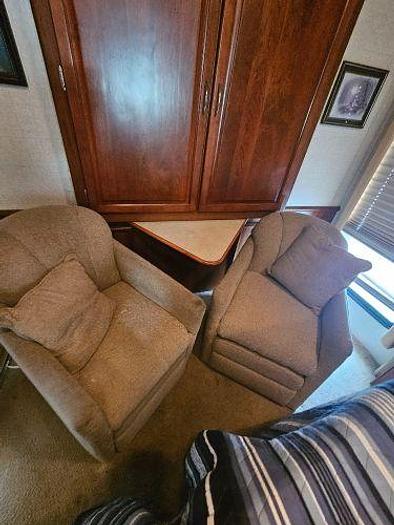 Used 2005 Fleetwood Southwind 37L