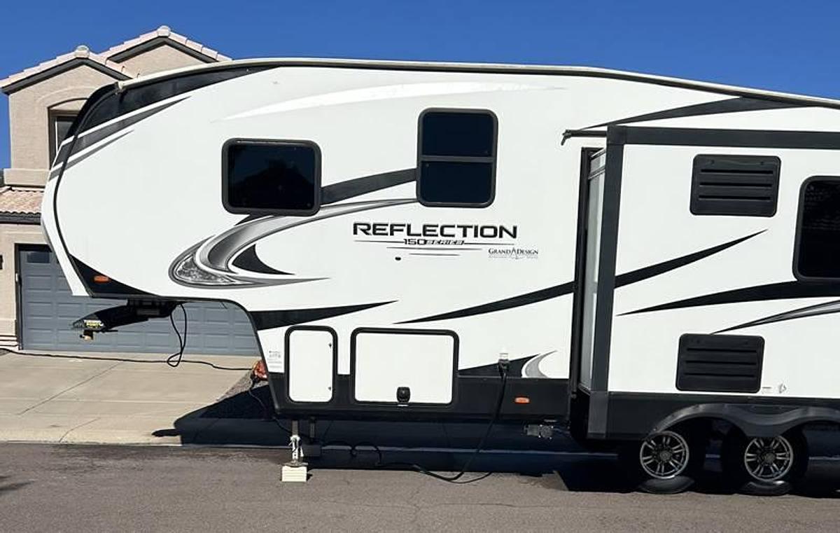 Used 2021 Grand Design Reflection 260RD