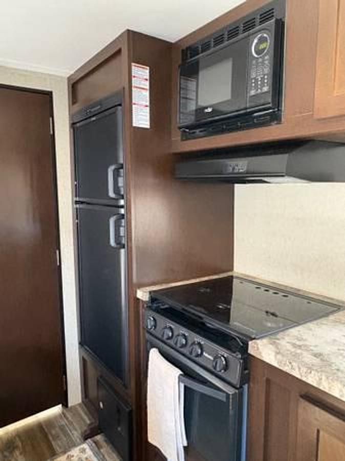Used 2015 Forest River Grey Wolf Rv 23" Travel Trailer