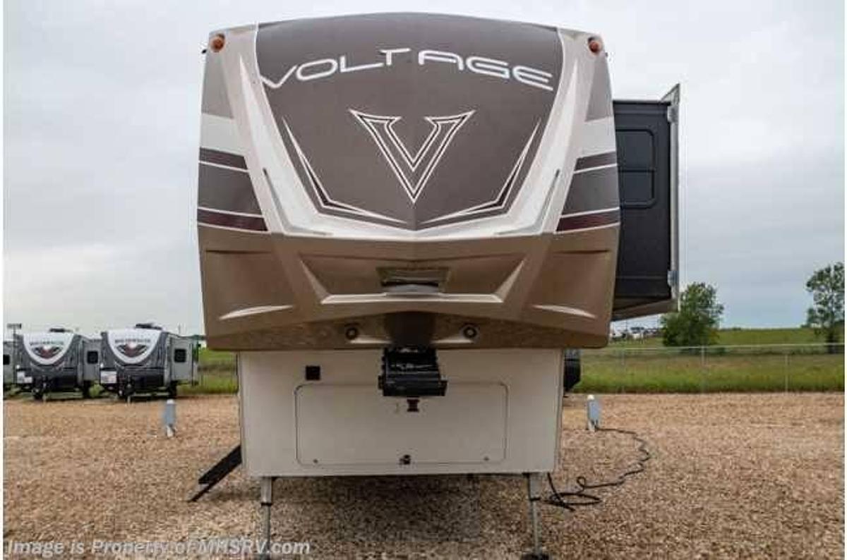 Used 2017 Dutchmen Voltage Epic V3900