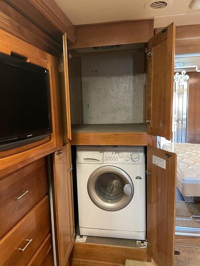 Used 2007 Monaco Camelot 42PDQ Class A Motorhome