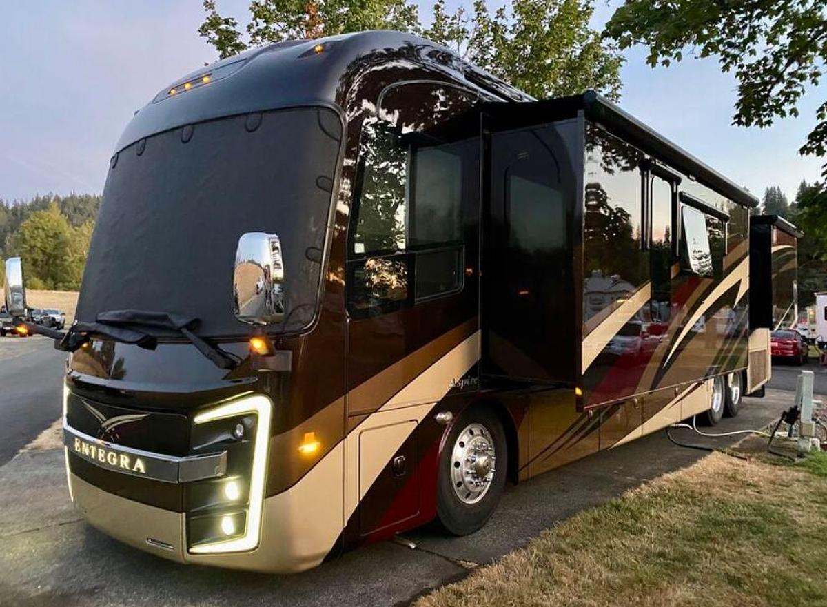 Used 2017 Entegra Aspire 42DEQ