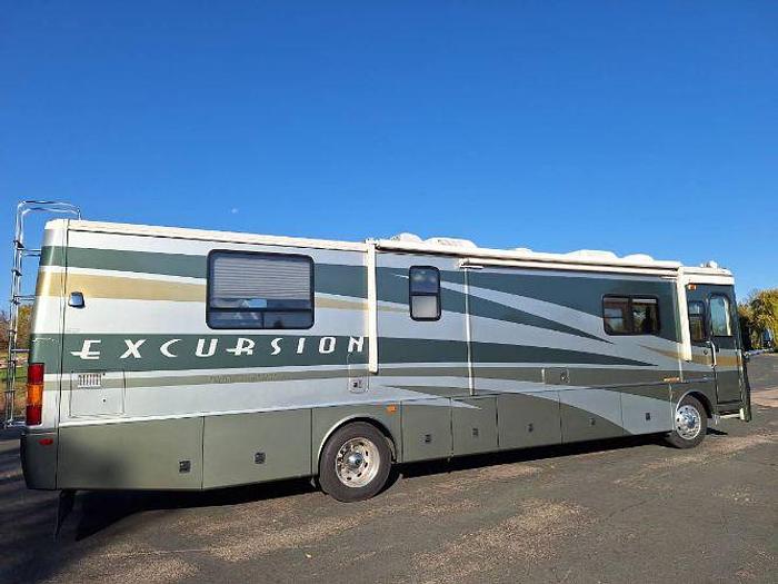 Used 2003 Fleetwood Excursion 39S