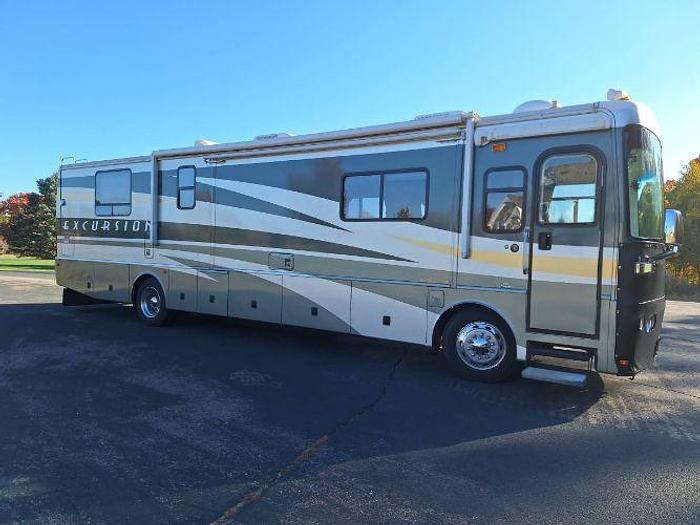 Used 2003 Fleetwood Excursion 39S