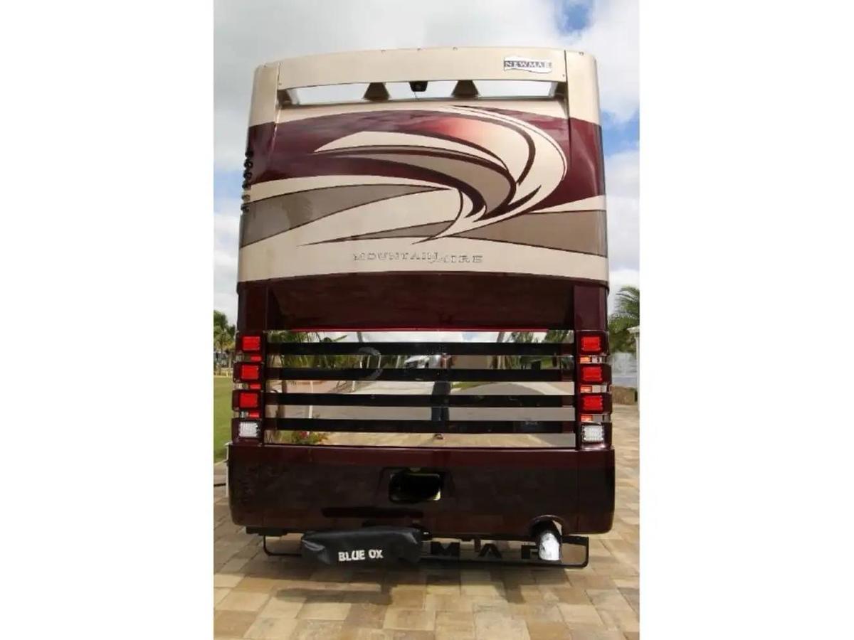 Used 2014 Newmar Mountain Aire 4369