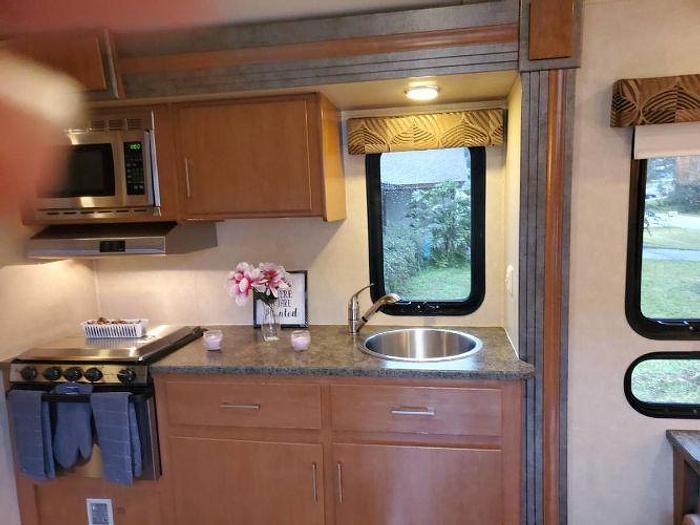 Used 2012 Keystone Vantage 32FLS