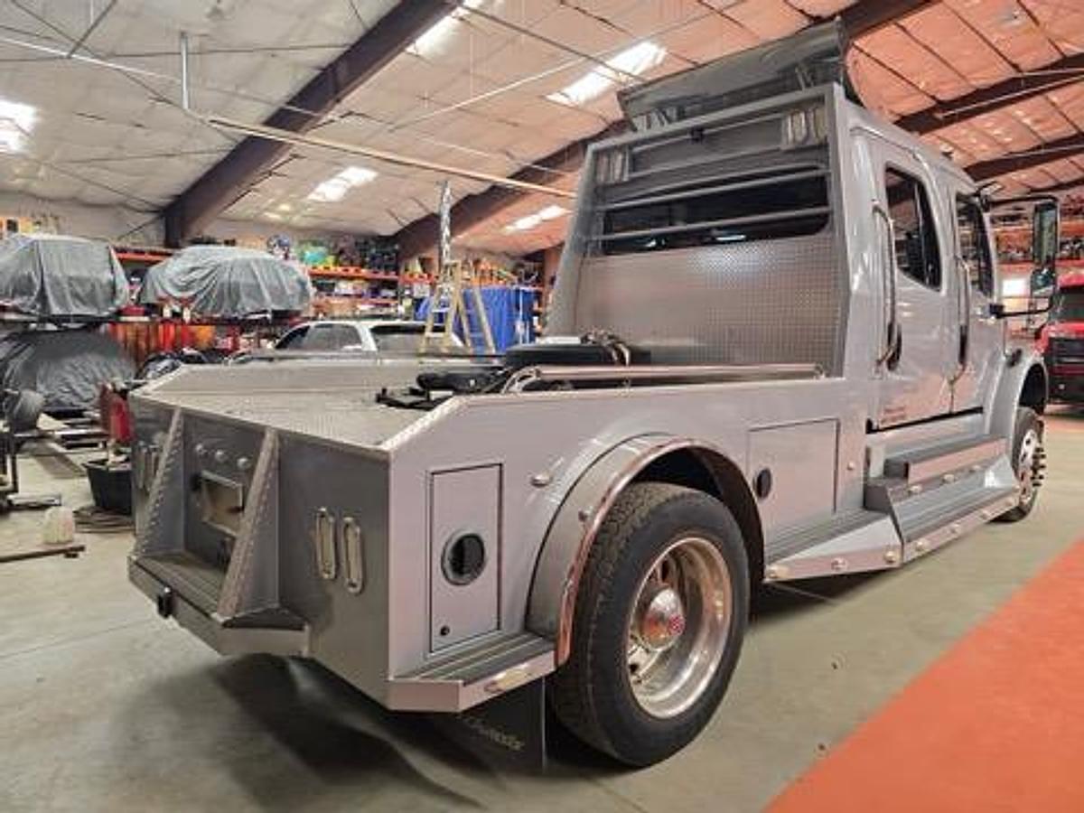 Used 2014 Freightliner Sport Chassis w/ 40' TPD Gooseneck Stacker