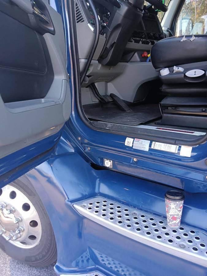 Used 2021 Kenworth T680