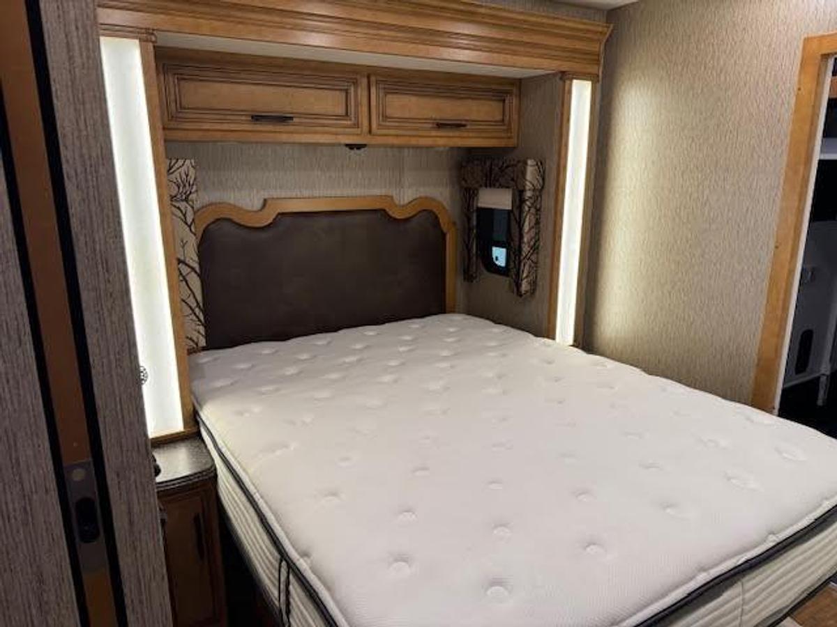 Used 2016 Newmar Canyon Star 3921 Class A Motorhome Toy Hauler