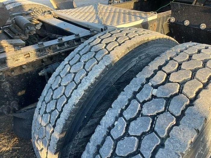 Used 2014 Volvo VNL6400 Sleeper Truck