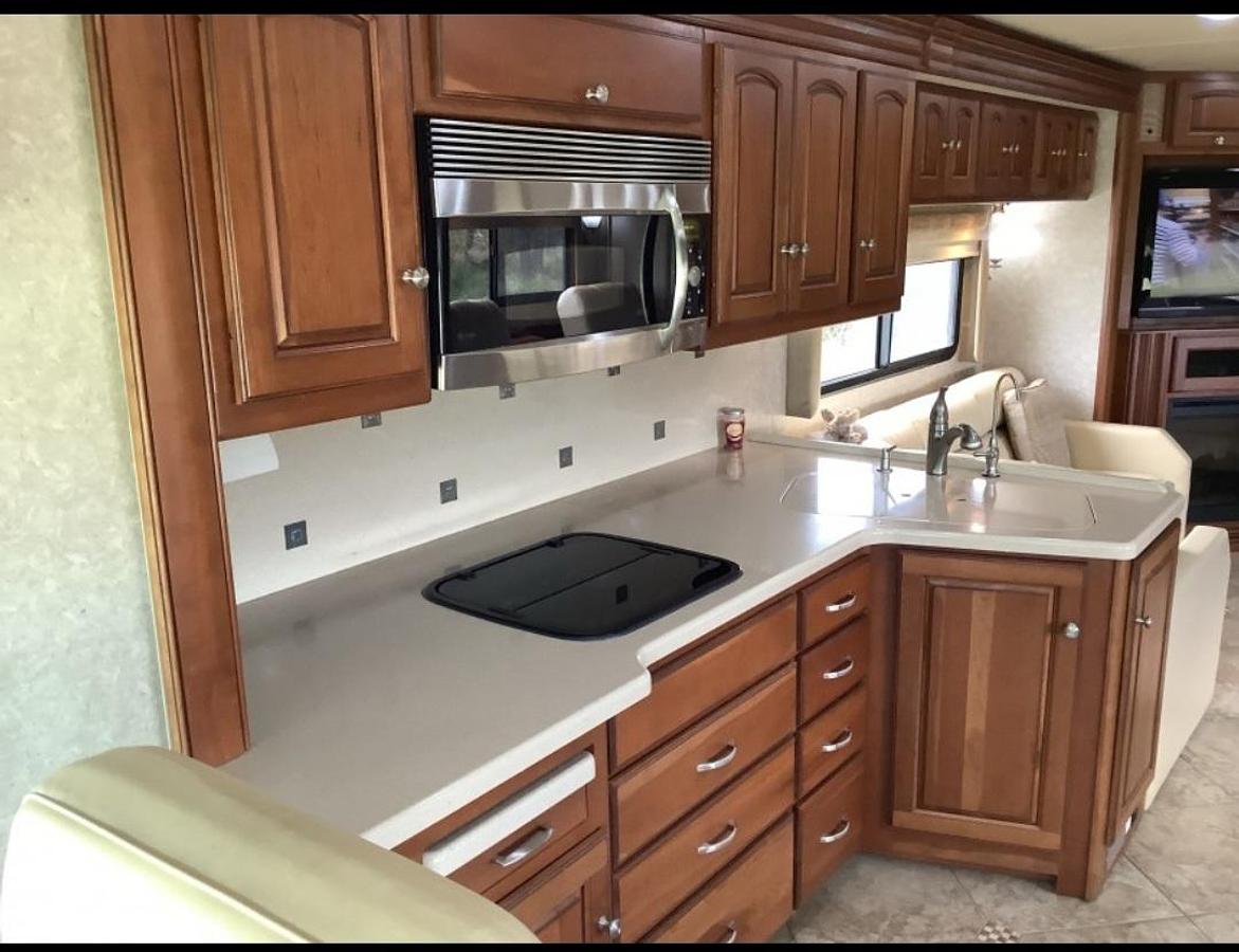 Used 2010 Winnebago Tour 42AD