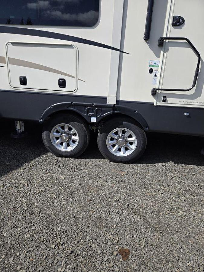 Used 2020 Forest River Cedar Creek Fifth Wheel – Luxury Residential-Style RV