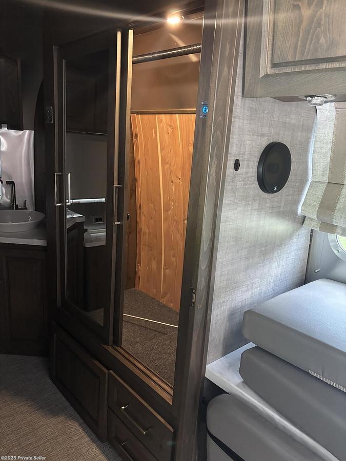 Used 2023 Airstream Classic 33