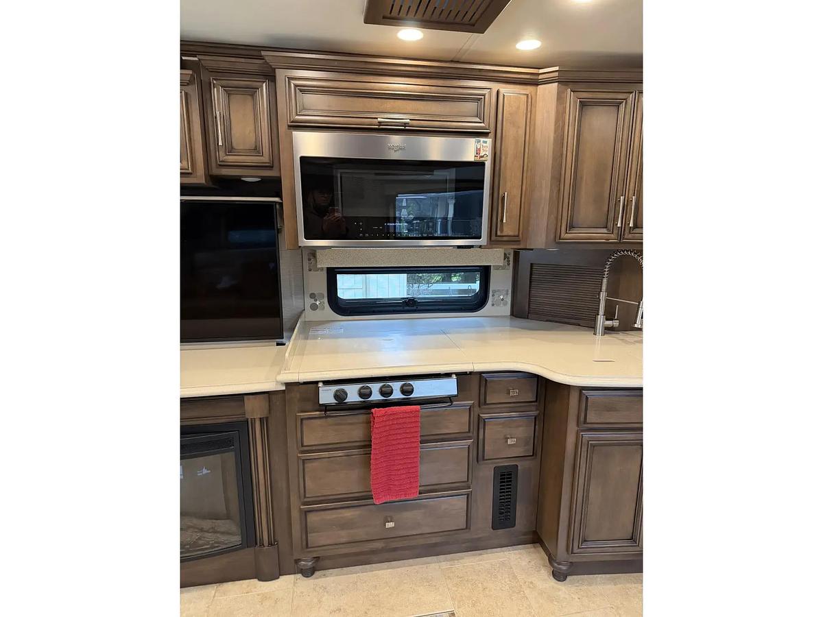 Used 2019 Newmar Ventana 3709