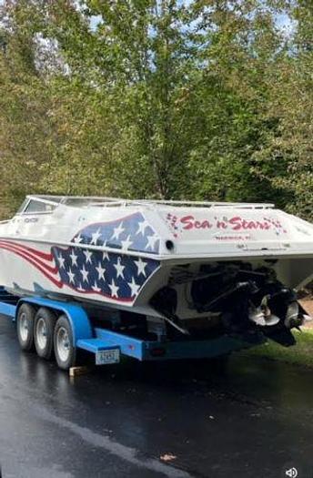 Used 2001 Fountain Lighting Powerboat with Trailer