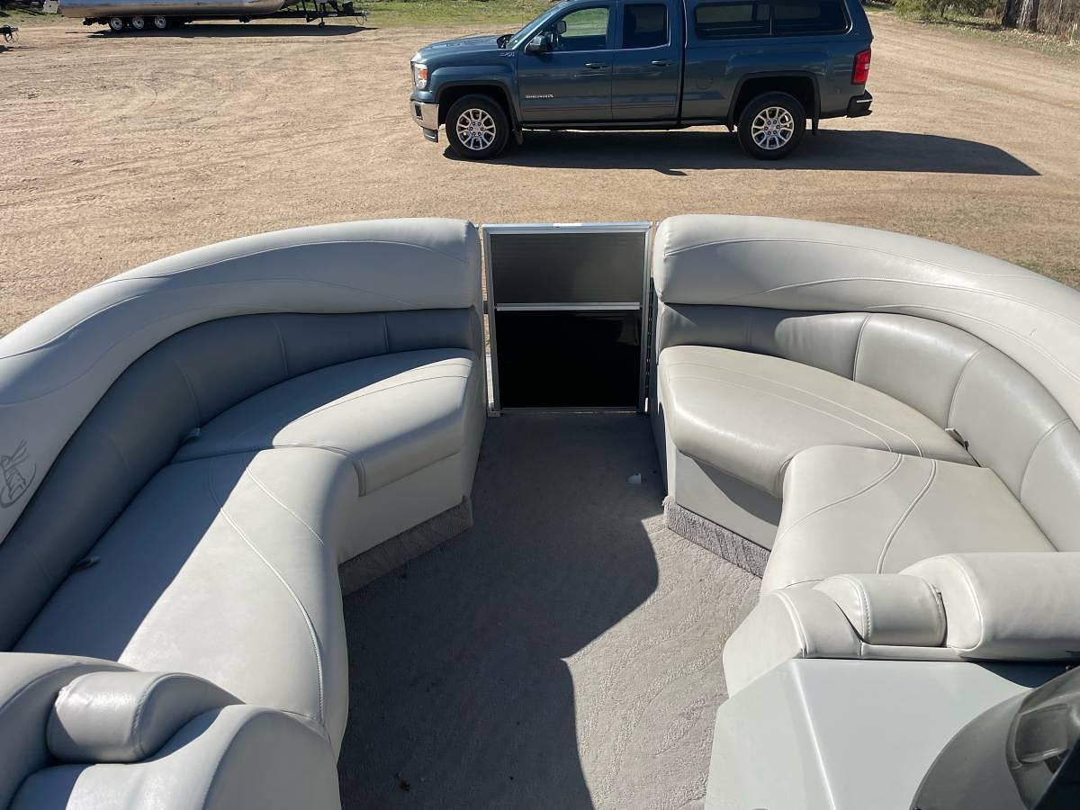 Used 2015 Misty Harbor 2385 Sportoon