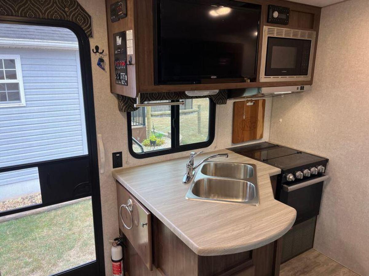 Used 2024 Northwood Nash 18FM OTG Off-Grid Travel Trailer