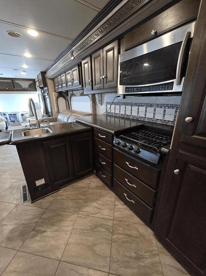 Used 2016 Winnebago Adventurer 38Q