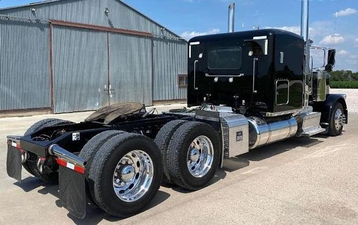 Used 2015 Peterbilt 389 Pride and Class