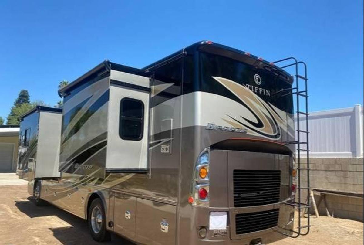 Used 2018 Tiffin Allegro Breeze 31BR Class A Motorhome