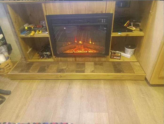 Used 2004 Fleetwood Discovery 39L