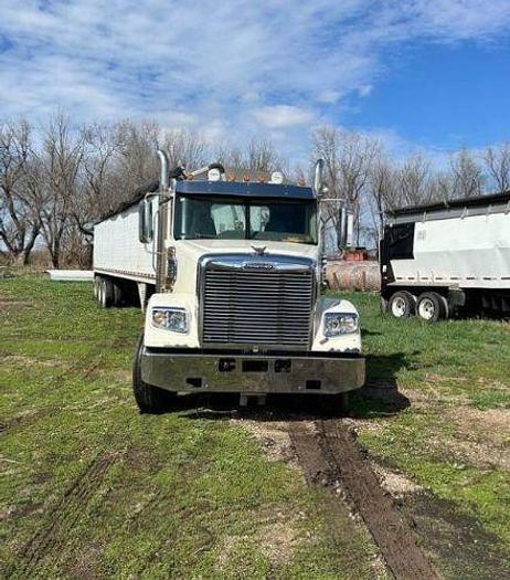 Used 2013 Freightliner CORONADO 122