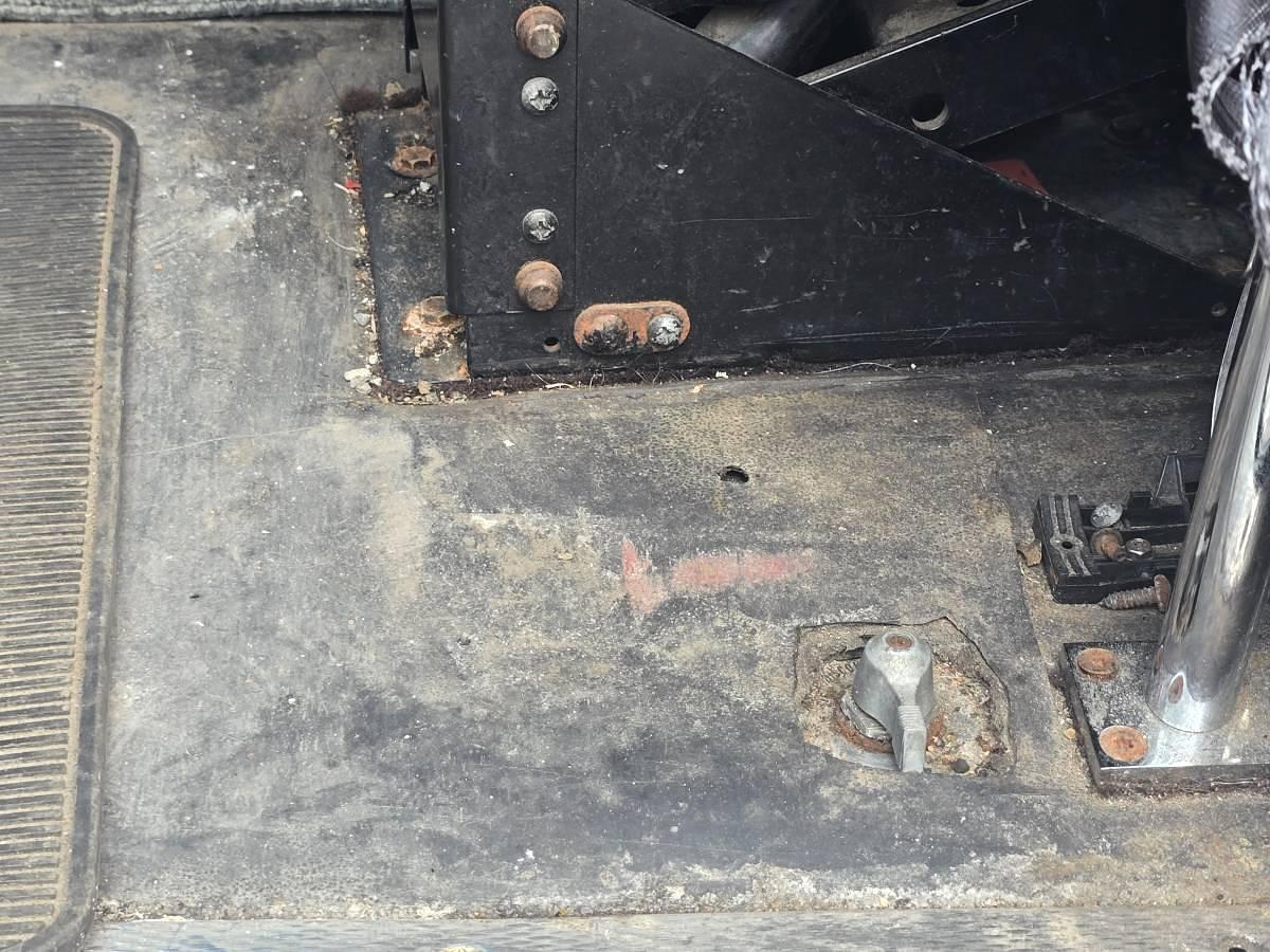 Used 2000 Kenworth W900 with 2015 53ft Utility Reefer Trailer