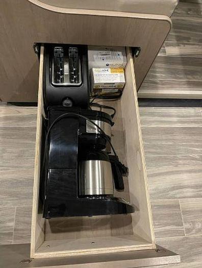 Used 2023 Thor Motor Coach FOUR WINDS 31E