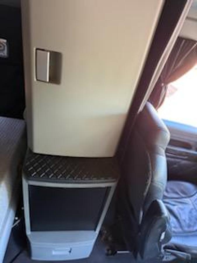 Used 2020 Kenworth W990