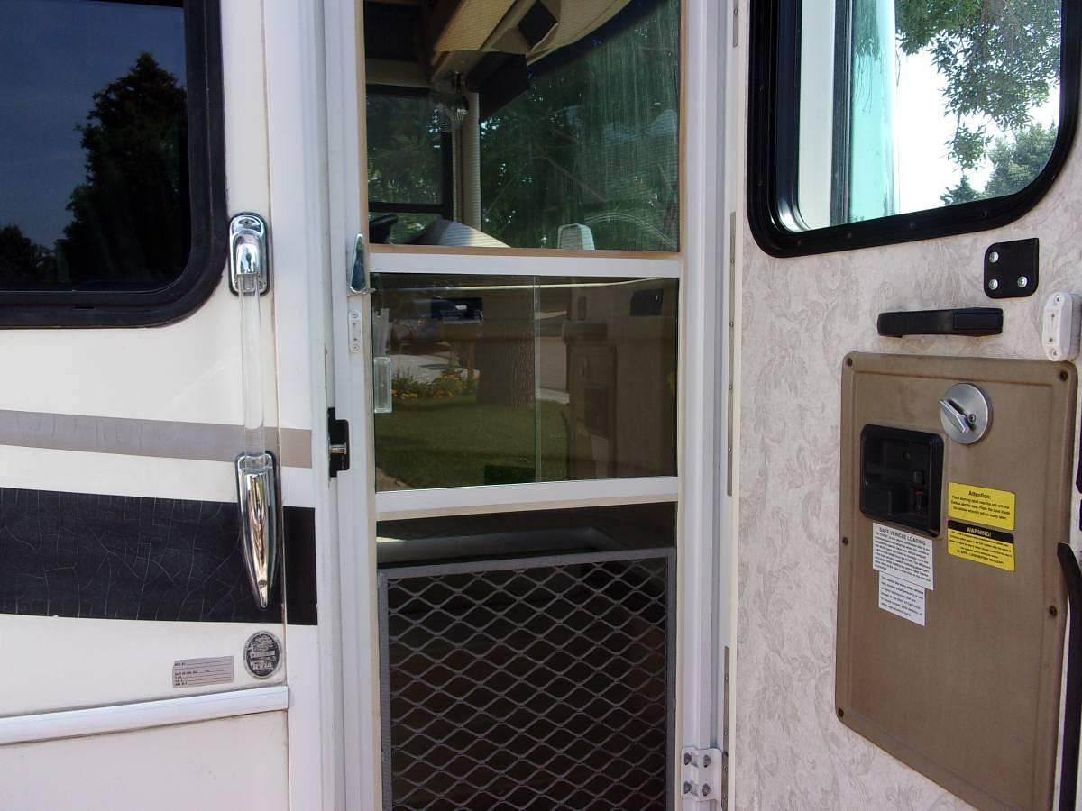 Used 2005 National Tropical T399