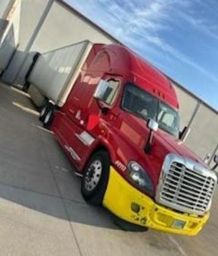Used 2017 Freightliner Cascadia 125