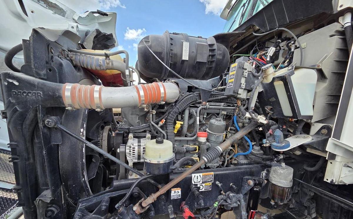 Used 2016 KENWORTH T660 Conventional Sleeper Semi