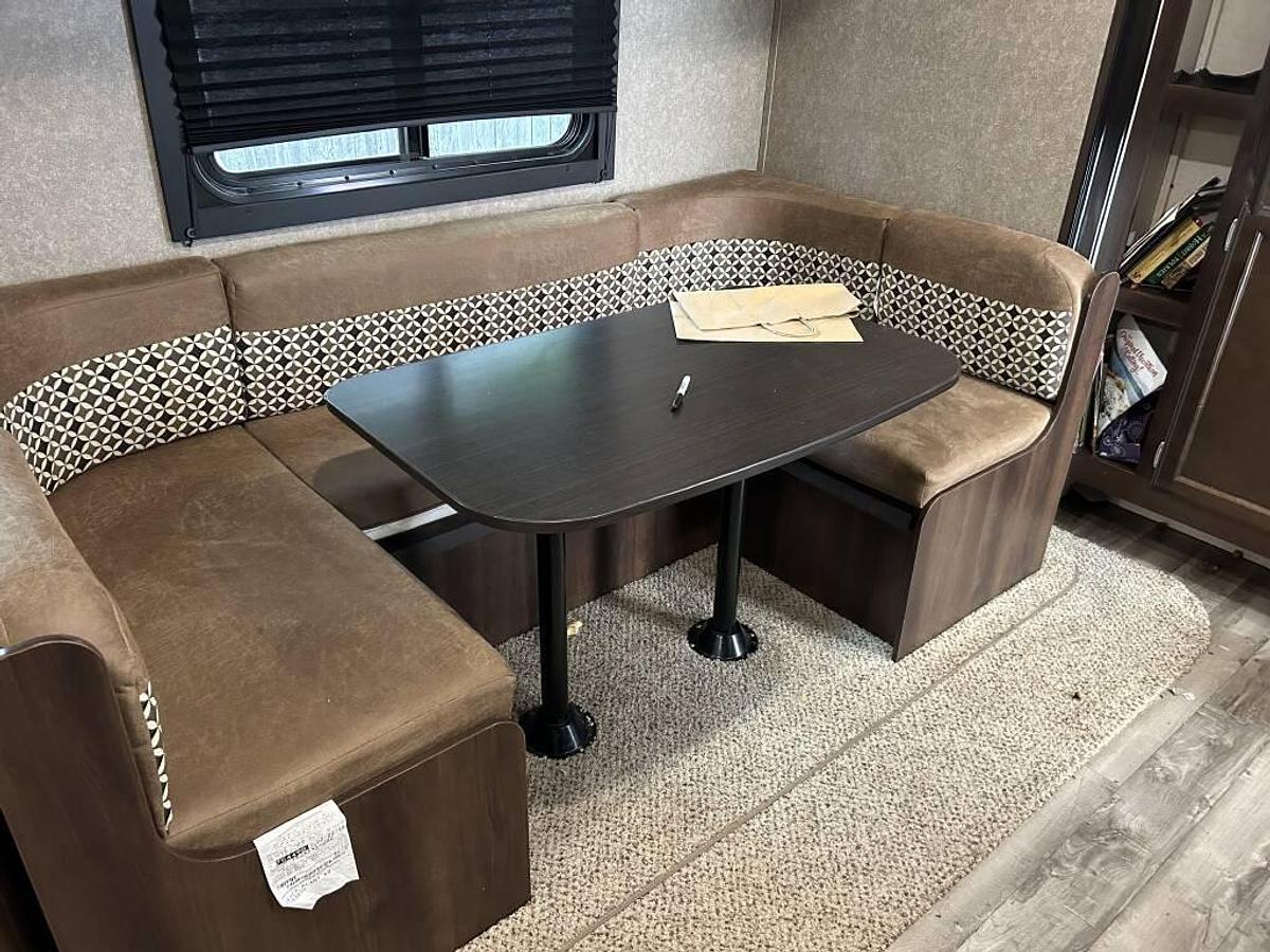 Used 2018 Jayco Jay Flight 28BHS Travel Trailer