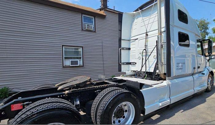 Used 2021 Volvo VNL64T860
