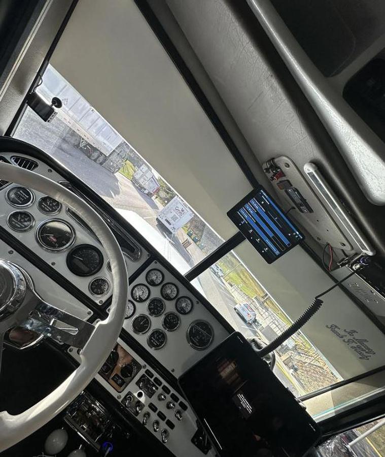 Used 2005 PETERBILT 379EXHD with 2014 Ritenour 53' Step Deck Trailer