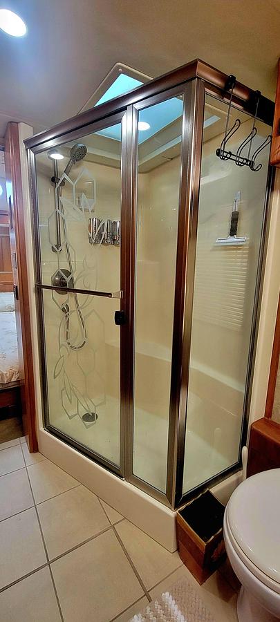 Used 2009 Country Coach Allure 470