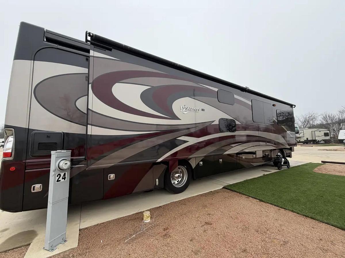 Used 2018 Fleetwood Discovery LXE 40G